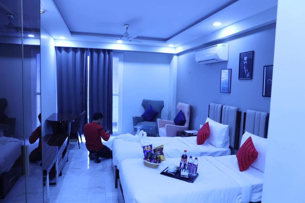 Vaabi Saabi Hotel Гургаон Екстериор снимка